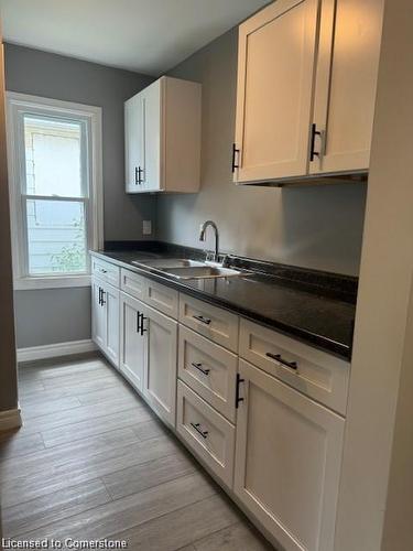 471 Highbury Avenue, London, ON - Indoor Photo Showing Kitchen With Double Sink