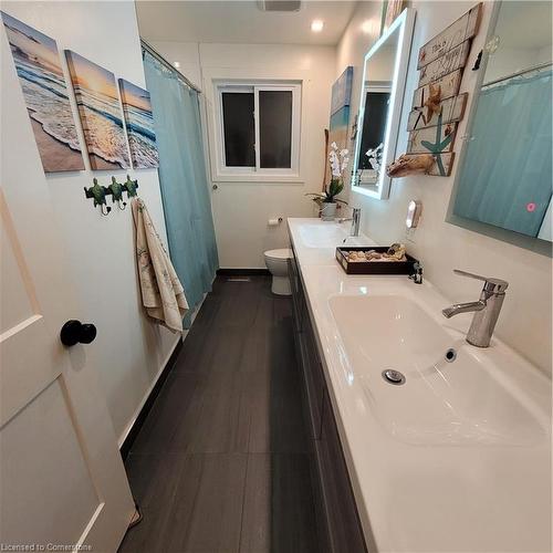 93 Water Street E, Elora, ON - Indoor Photo Showing Bathroom