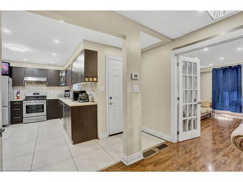 70 Gainsborough Road, Hamilton, ON - Indoor Photo Showing Kitchen With Upgraded Kitchen