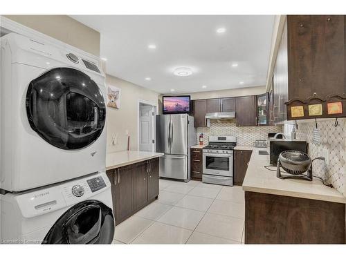 70 Gainsborough Road, Hamilton, ON - Indoor Photo Showing Laundry Room