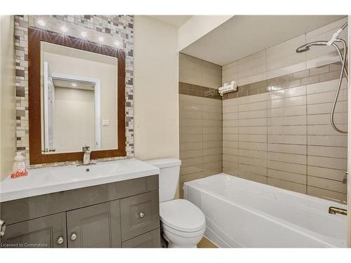 70 Gainsborough Road, Hamilton, ON - Indoor Photo Showing Bathroom