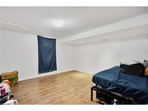 70 Gainsborough Road, Hamilton, ON - Indoor Photo Showing Bedroom