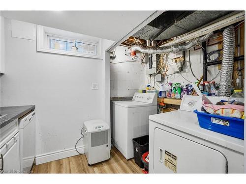 70 Gainsborough Road, Hamilton, ON - Indoor Photo Showing Laundry Room