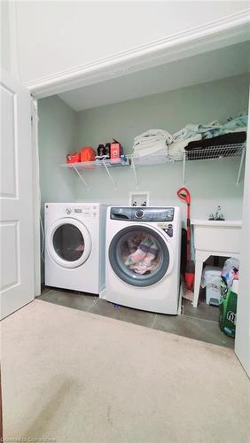 50-1050 Oakcrossing Gate, London, ON - Indoor Photo Showing Laundry Room