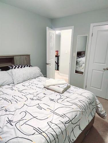 50-1050 Oakcrossing Gate, London, ON - Indoor Photo Showing Bedroom