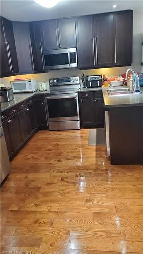 50-1050 Oakcrossing Gate, London, ON - Indoor Photo Showing Kitchen With Upgraded Kitchen