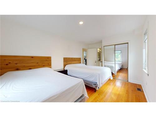 5177 Kitchener Street, Niagara Falls, ON - Indoor Photo Showing Bedroom