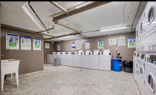 112-1105 Jalna Boulevard, London, ON - Indoor Photo Showing Laundry Room