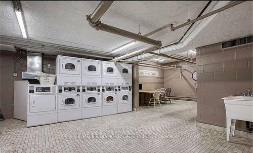 112-1105 Jalna Boulevard, London, ON - Indoor Photo Showing Laundry Room