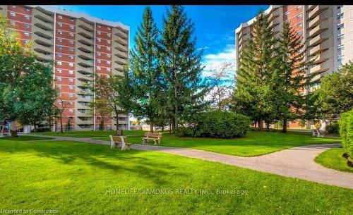 112-1105 Jalna Boulevard, London, ON - Outdoor With Facade