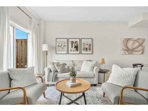 59 Edenrock Drive, Hamilton, ON - Indoor Photo Showing Living Room