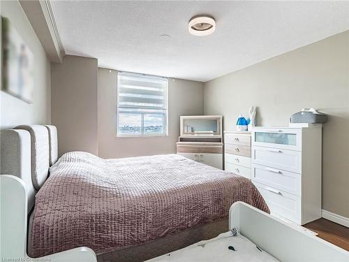 706-80 Grandravine Drive, North York, ON - Indoor Photo Showing Bedroom