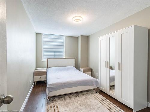 706-80 Grandravine Drive, North York, ON - Indoor Photo Showing Bedroom