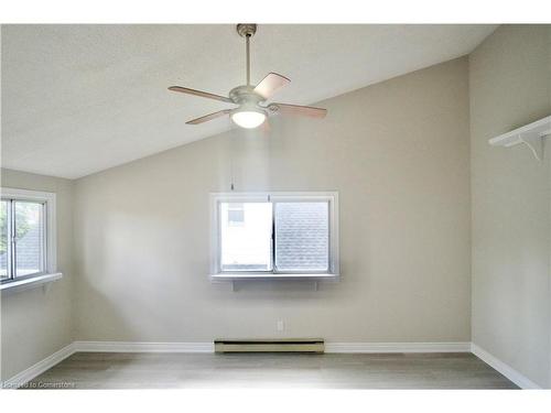 Main-352 East 18Th Street, Hamilton, ON - Indoor Photo Showing Other Room