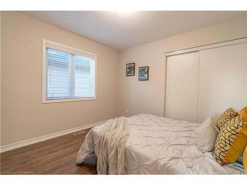 37 Blue Oak Street, Kitchener, ON - Indoor Photo Showing Bedroom