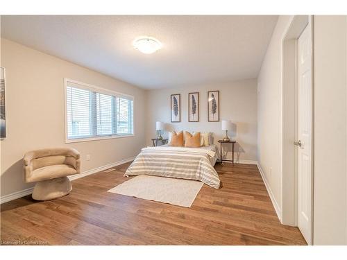 37 Blue Oak Street, Kitchener, ON - Indoor Photo Showing Bedroom