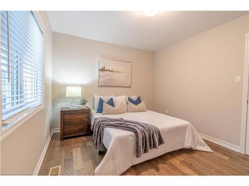 37 Blue Oak Street, Kitchener, ON - Indoor Photo Showing Bedroom