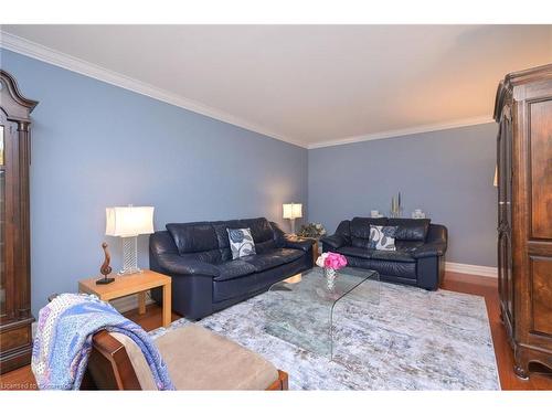 14 Penrose Court, Brampton, ON - Indoor Photo Showing Living Room