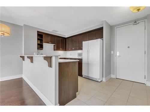 1209-1665 The Collegeway, Mississauga, ON - Indoor Photo Showing Kitchen