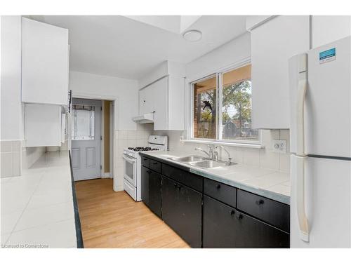 370 Fountain Street S, Cambridge, ON - Indoor Photo Showing Kitchen With Double Sink