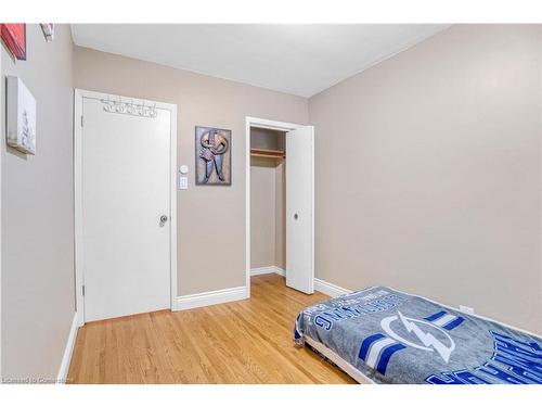 370 Fountain Street S, Cambridge, ON - Indoor Photo Showing Bedroom