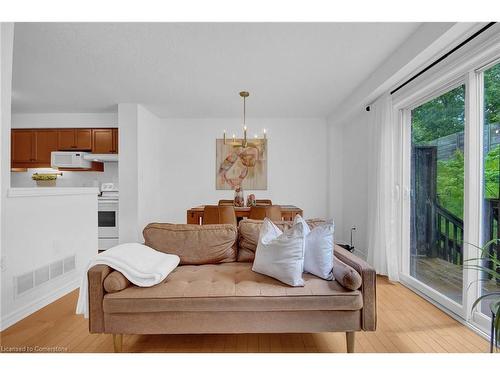 45-1059 Whetherfield Street, London, ON - Indoor Photo Showing Living Room