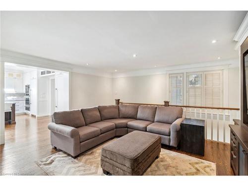 70 Oriole Road, Toronto, ON - Indoor Photo Showing Living Room