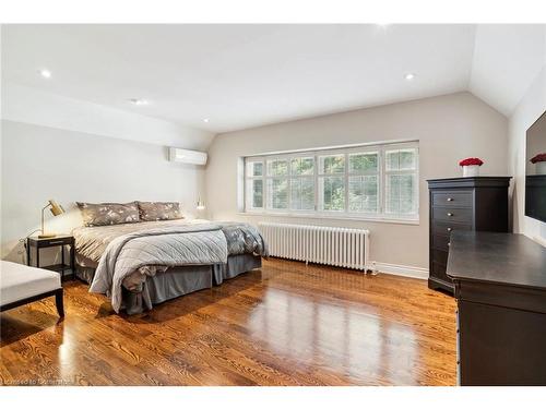 70 Oriole Road, Toronto, ON - Indoor Photo Showing Bedroom