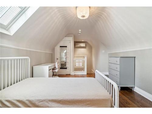 70 Oriole Road, Toronto, ON - Indoor Photo Showing Bedroom