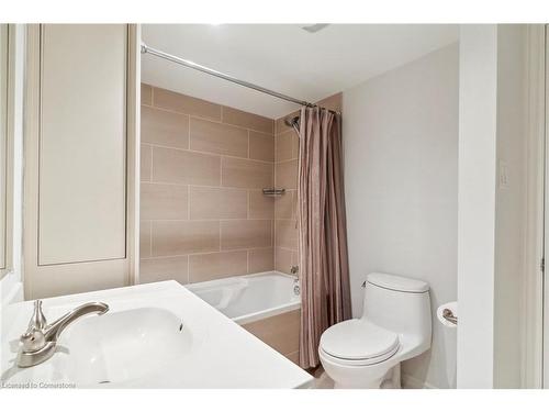 70 Oriole Road, Toronto, ON - Indoor Photo Showing Bathroom