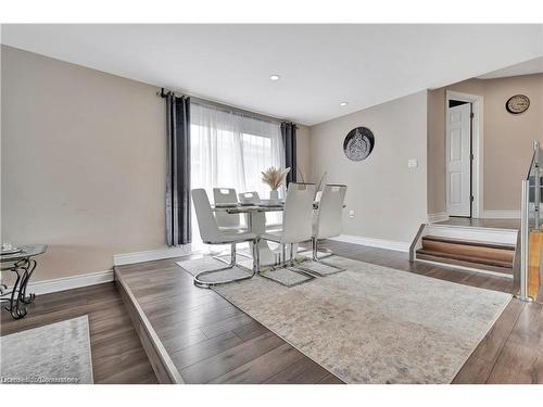 334 Templemead Drive, Hamilton, ON - Indoor Photo Showing Dining Room