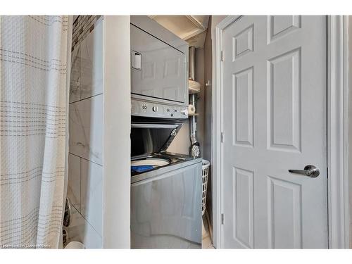 334 Templemead Drive, Hamilton, ON - Indoor Photo Showing Laundry Room