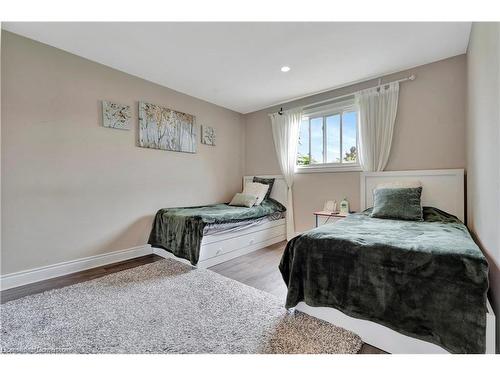 334 Templemead Drive, Hamilton, ON - Indoor Photo Showing Bedroom