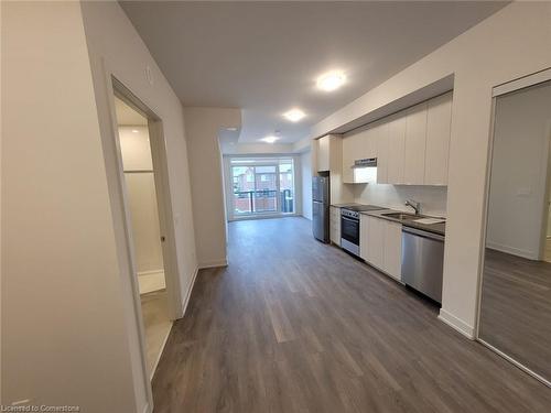 202-58 Sky Harbour Drive, Brampton, ON - Indoor Photo Showing Kitchen