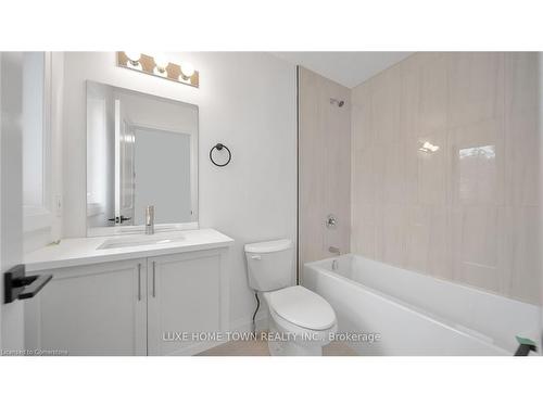 9-242 Mount Pleasant Street, Brantford, ON - Indoor Photo Showing Bathroom