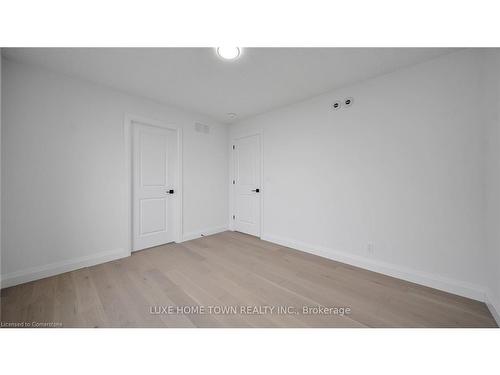 9-242 Mount Pleasant Street, Brantford, ON - Indoor Photo Showing Other Room