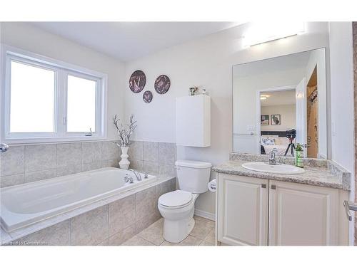 312 Bedrock Drive, Hamilton, ON - Indoor Photo Showing Bathroom