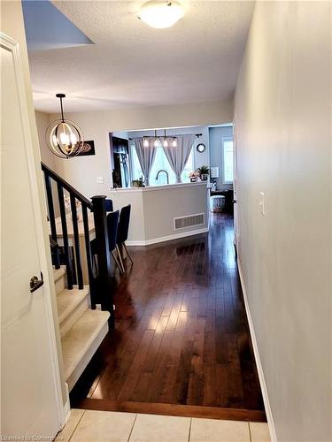 17 Gander Lane, Cambridge, ON - Indoor Photo Showing Other Room