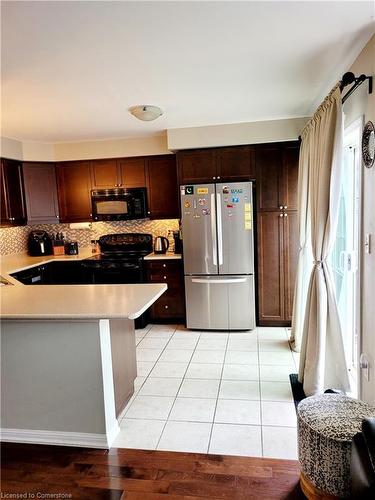 17 Gander Lane, Cambridge, ON - Indoor Photo Showing Kitchen With Upgraded Kitchen