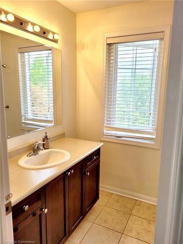 17 Gander Lane, Cambridge, ON - Indoor Photo Showing Bathroom