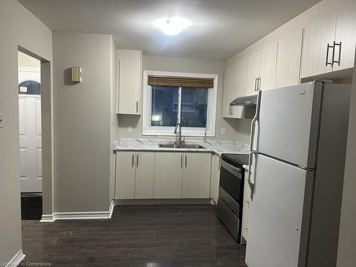 16-453 Albert Street, Waterloo, ON - Indoor Photo Showing Kitchen With Double Sink