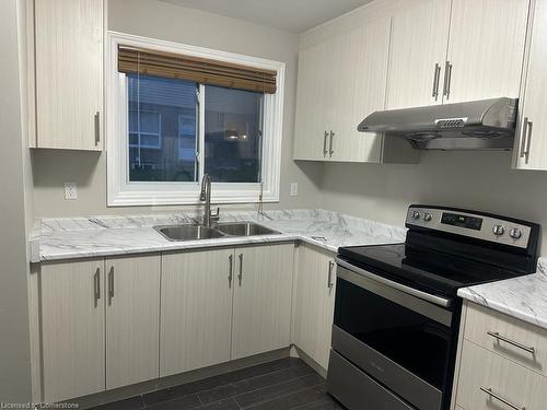 16-453 Albert Street, Waterloo, ON - Indoor Photo Showing Kitchen With Double Sink