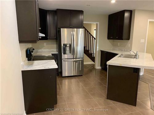 258 Gleave Terrace, Milton, ON - Indoor Photo Showing Kitchen With Stainless Steel Kitchen