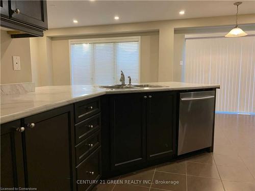 258 Gleave Terrace, Milton, ON - Indoor Photo Showing Kitchen