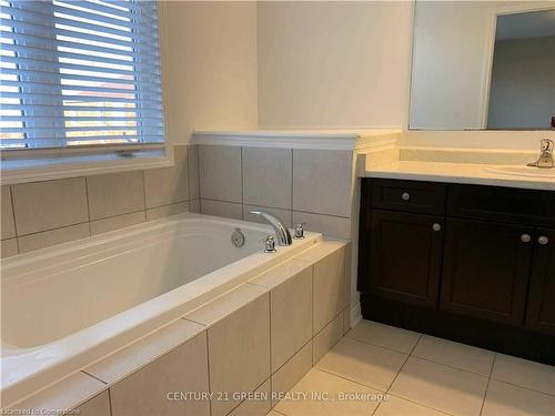 258 Gleave Terrace, Milton, ON - Indoor Photo Showing Bathroom