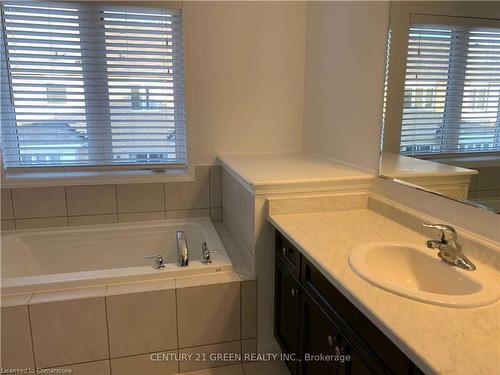 258 Gleave Terrace, Milton, ON - Indoor Photo Showing Bathroom