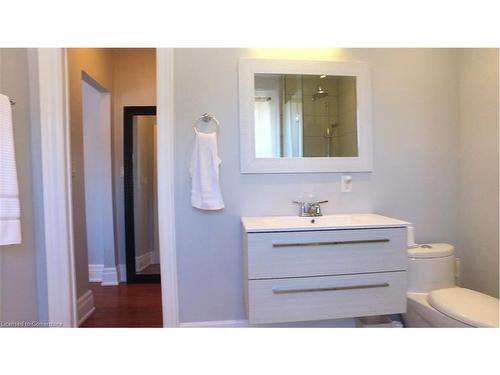 96 Barrie Street, Bradford, ON - Indoor Photo Showing Bathroom