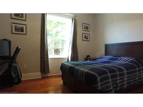 96 Barrie Street, Bradford, ON - Indoor Photo Showing Bedroom