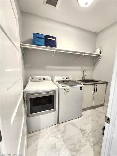 96 Barrie Street, Bradford, ON - Indoor Photo Showing Laundry Room