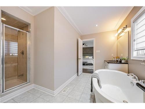 8 Macbean Crescent Crescent, Waterdown, ON - Indoor Photo Showing Bathroom